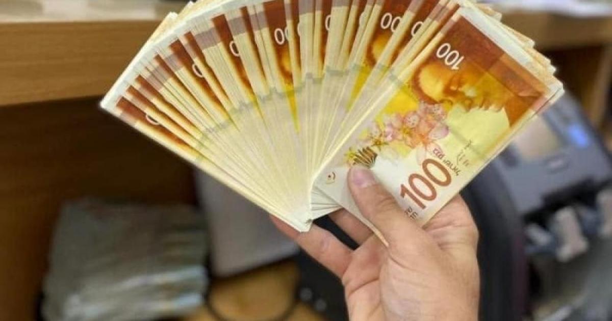 رواتب الموظفين عن شهر تموز يوم غدٍ الاثنين