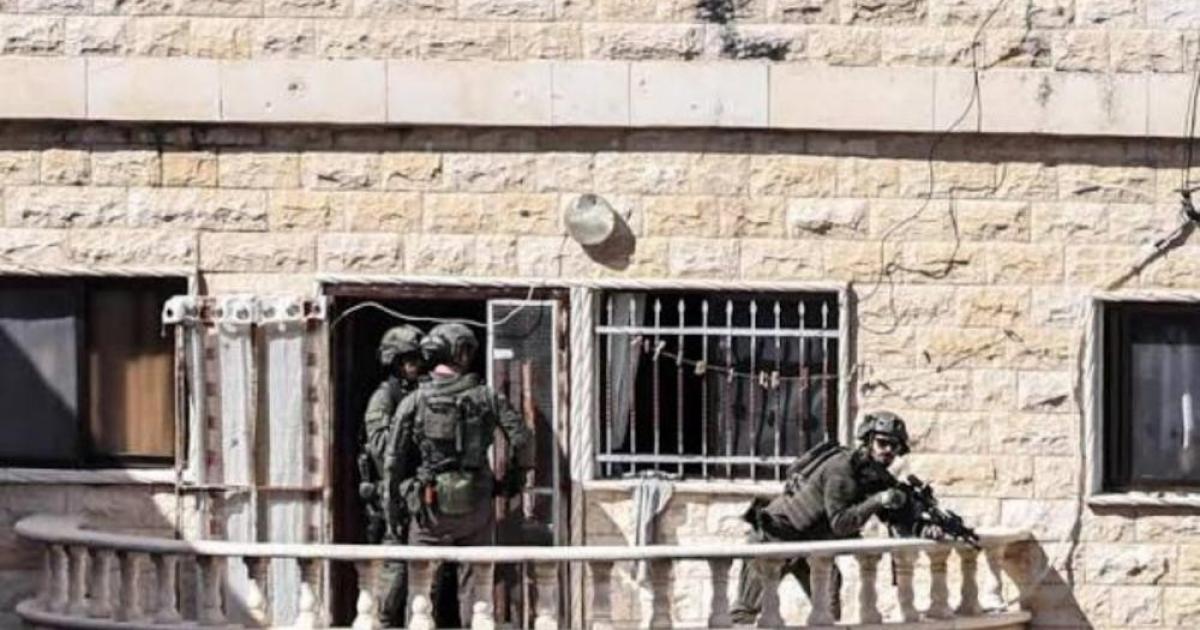 الاحتلال يحوّل منزلين إلى ثكنة عسكرية جنوب طولكرم