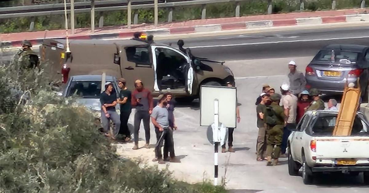 مستوطنون يهاجمون مركبات المواطنين غرب بيت لحم
