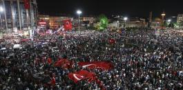 أتراك يحتشدون ضد الانقلاب ليل الجمعة السبت-