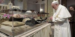 بابا الفاتيكان يصلي على روح راهب يعتقد أنه "صارع الشيطان"