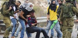 الجيش الاسرائيلي يعذب الفلسطينيين خلال اعتقالهم 