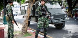 2014_0526_Thailand_coup_Chang_Phueak_Gate_Chiang_Mai_02