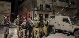 جنود الاحتلال يسرقون مصاغاً ذهبياً من منزل في الخليل