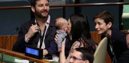 رئيسة وزراء نيوزلندا وطفلتها الرضيعة في الامم المتحدة 
