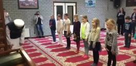 غضب في هولندا لتعليم اطفال الصلاة 