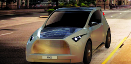 سيارة تعمل على الطاقة الشمسية 