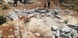 الاحتلال يجرف مجموعة من القبور شمال الخليل