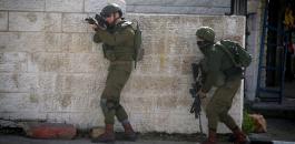 اطلاق النار على شاب فلسطيني في الخليل 