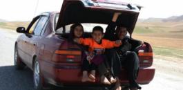 القبض على  سائق ينقل 7 أطفال في صندوق مركبته في مدينة الخليل.