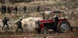 قوات الاحتلال تصادر جرار زراعي 