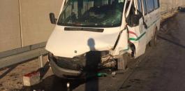 اصابات في حادث سير بين باص وسيارة بالجلزون 