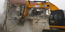 جرافات اسرائيلية تهدم منازل المواطنين في القدس والخيل 