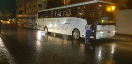 مستوطنون يخططون لمنع حافلات نقل أهالي الأسرى من التوجه لذويهم في سجن "نفحة"