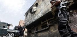 مقتل 14 شرطياً مصرياً باشتباك مسلح مع خلية إرهابية بصحراء الواحات
