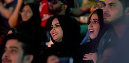 ظهور النساء في اول مصارعة بالسعودية 