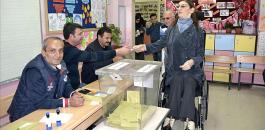 أطول فتاة في العالم تدلي بصوتها في استفتاء تركيا