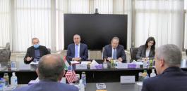 حسين الشيخ والمبعوث الامريكي .jpg