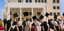 احتفال خريجات كلية الحقوق.png