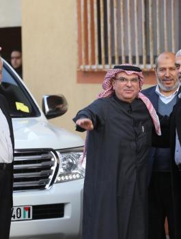 السفير القطري والسنوار 