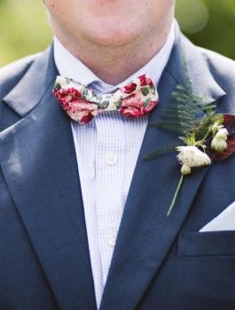 عريس يسطو على بنك 