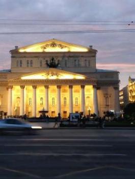 آلاف يهربون من وسط موسكو بعد أنباء عن تفخيخ مبانٍ تجارية