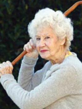 مسنة امريكية تقتل ابنها كي لا ينقلها الى دار للرعاية 