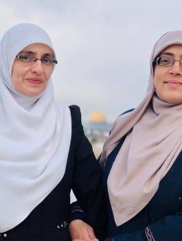 خديجة خويص وهنادي الحلواني 