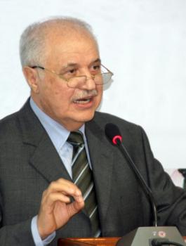 طلال ابو غزلة 