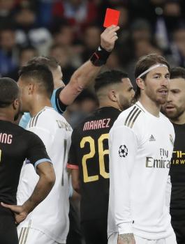 حكام الدوري الاسباني وريال مدريد وبرشلونة 