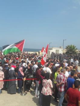 الفلسطينيون في لبنان امام السفارة الكندية 