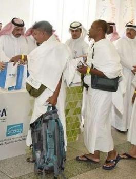 وصول أولى أفواج الحج