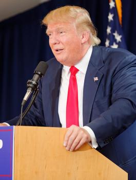 Donald_Trump_Laconia_Rally,_Laconia,_NH_4_by_Michael_Vadon_July_16_2015_20