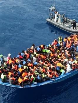 قراصنة يختطفون 260 لاجئا بسواحل ليبيا أثناء إبحارهم نحو أوروبا