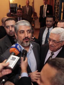 خالد مشعل يهاتف الرئيس للإطمئنان على صحته