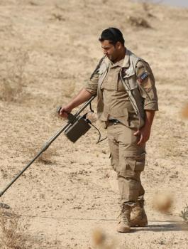 ازالة الالغام في الرقة السورية 