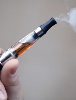 تحريم السيجارة الالكترونية 