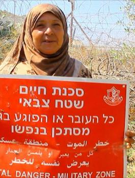 فلسطينية ترفض بيع منزلها للاحتلال 