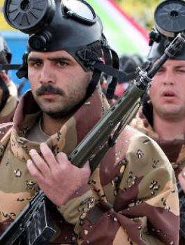 637441-iran-army-soldiers