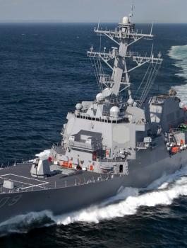 الجيش الصيني يرسل سفن حربية إلى البحر بعد دخول بارجتين أمريكيتين