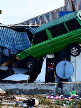 زلزال في اندونيسيا 