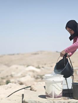 اسرائيل والفلسطينيين ولمياه 