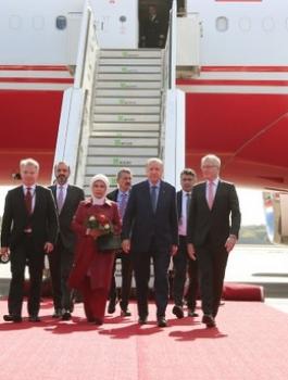 اردوغان يفتتح أكبر مسجد في اوروبا 