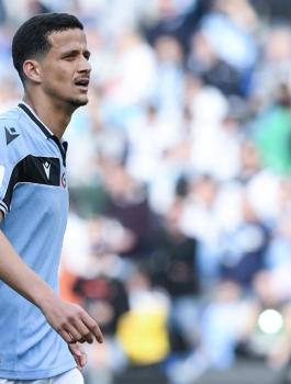 برشلونة واللاعب لويز فليبي 