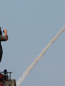 جنود روس يستهدفون قواتهم بالصواريخ 