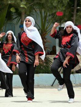 فلسطين تحصد المركز الأول في مهرجان الفنون الشعبية والتراثية للشباب العربي
