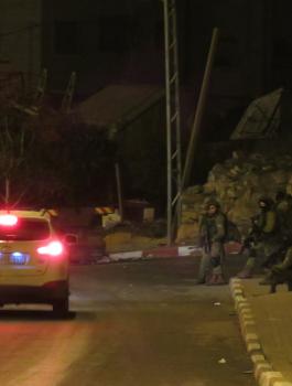 حواجز اسرائيلية في الخليل 