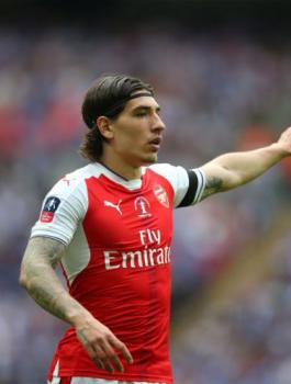 برشلونة يمنح بيليرين مهلة لحسم مصيره مع آرسنال