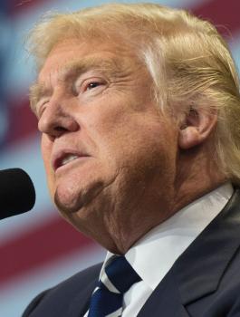 ترامب والاستخبارات الامريكية 