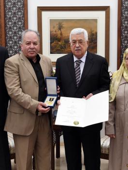 الرئيس ورواتب الاسرى والشهداء 